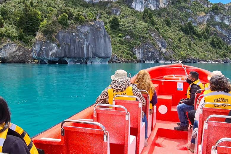 Barco Por Las Cavernas De M Rmol De Puerto S Nchez Y Puerto Tranquilo