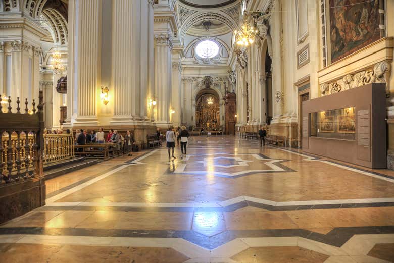 Visite Guid E De La Basilique Notre Dame Du Pilier Et De Son Mus E