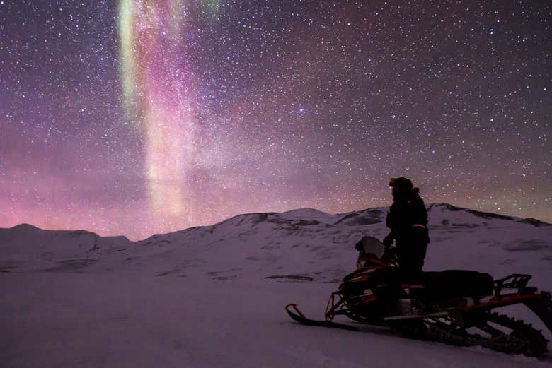 Paseo En Moto De Nieve Bajo La Aurora Boreal Rovaniemi