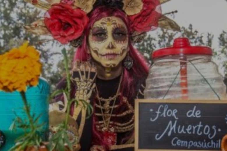 Tour nocturno del Día de Muertos por Xochimilco con cena Ciudad de México