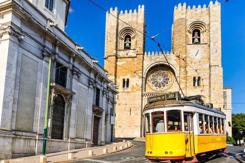 Lisbon's iconic trolley in front of the cathedral