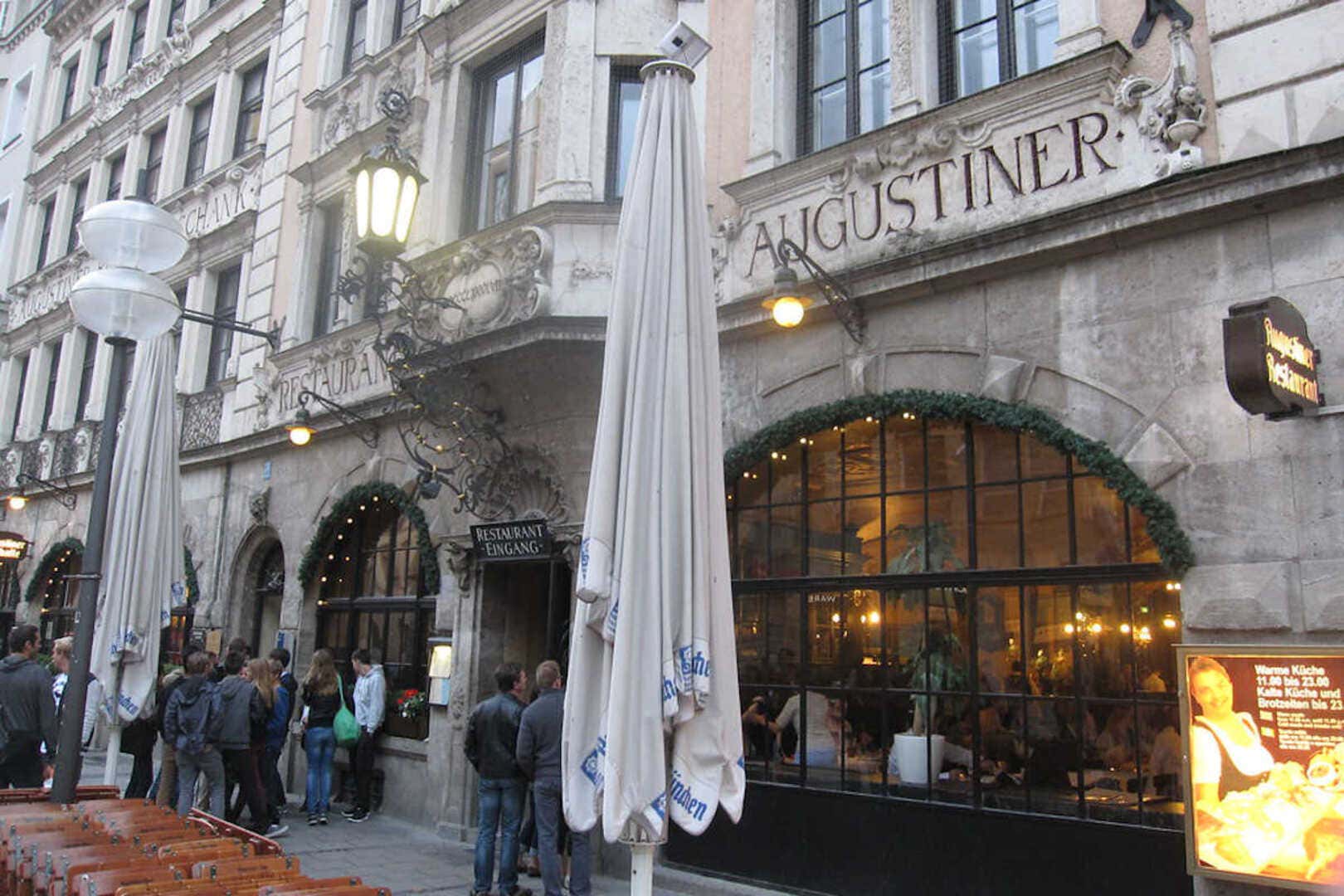 Fachada da Agustiner Stammamhaus, em München