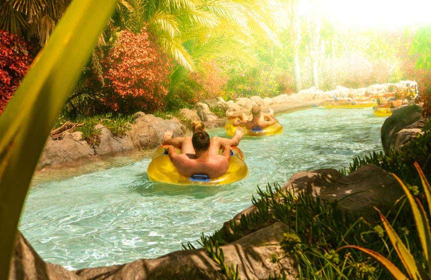 Río artificial del parque acuático Siam Park, en Tenerife