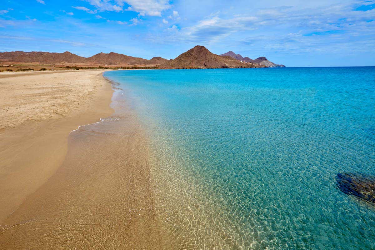 Panorámica de la playa de los Genoveses en un día despejado