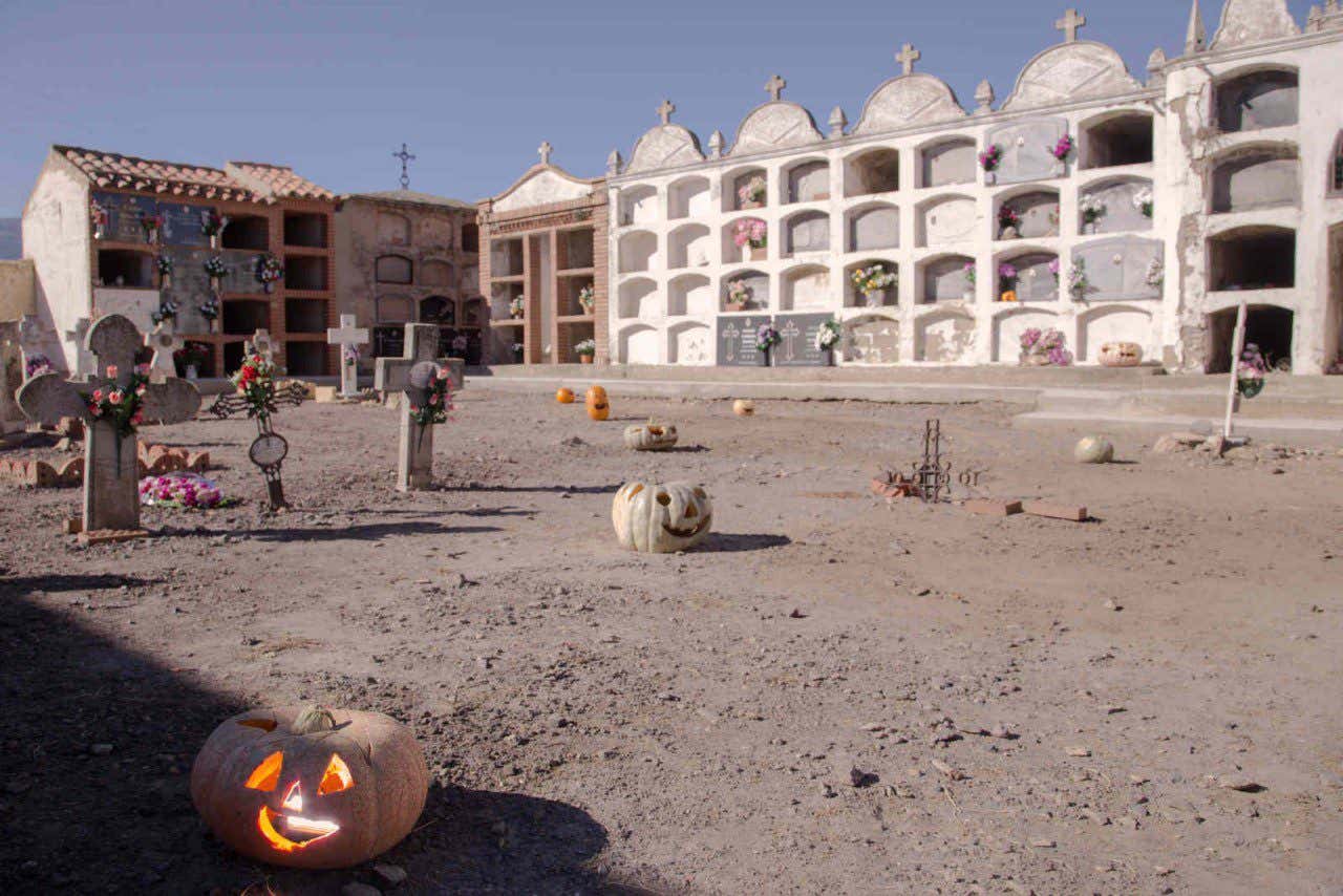 Cementerio en Halloween en Trasmoz