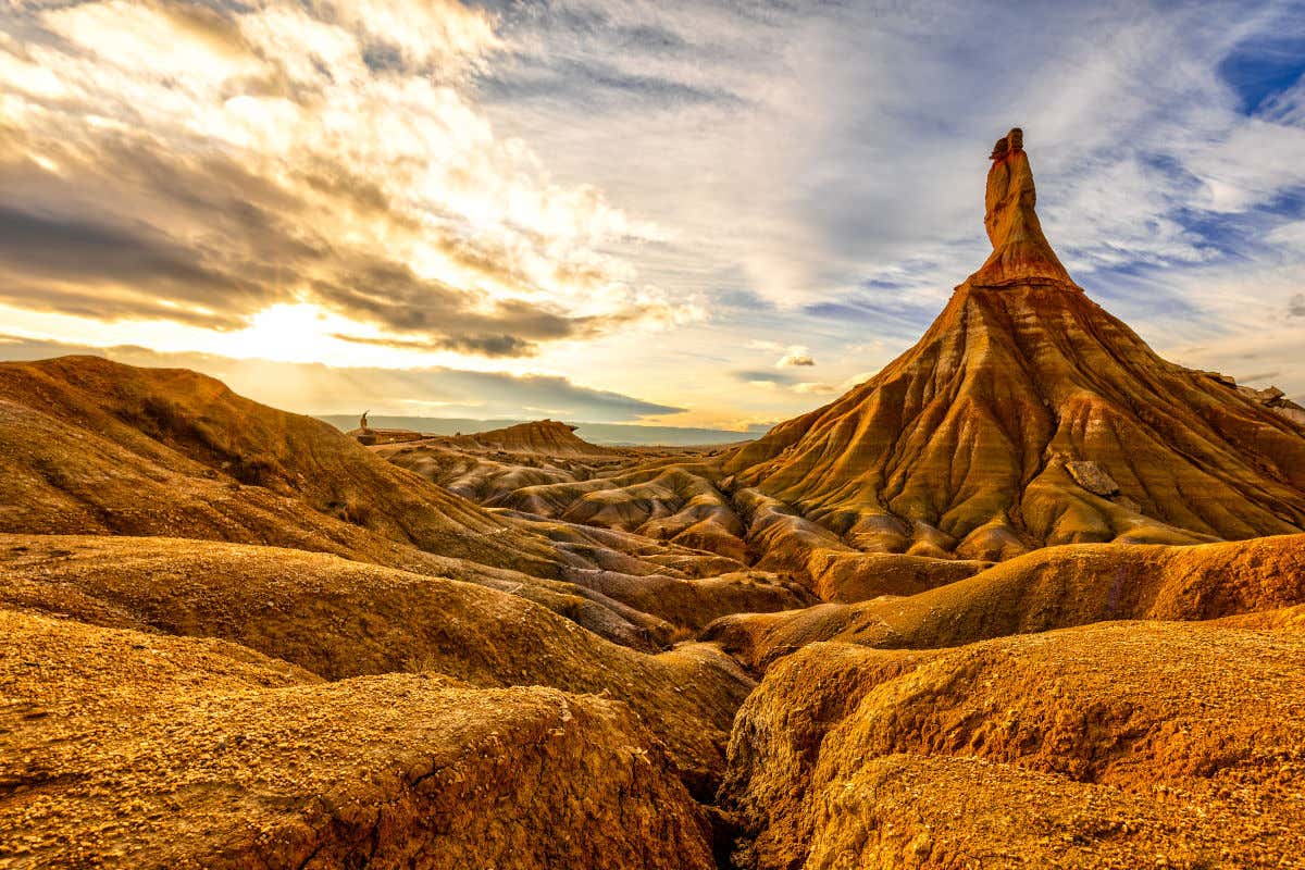 Paisaje desértico de las Bardenas Reales, uno de los parques naturales más bonitos y misteriosos de España. 