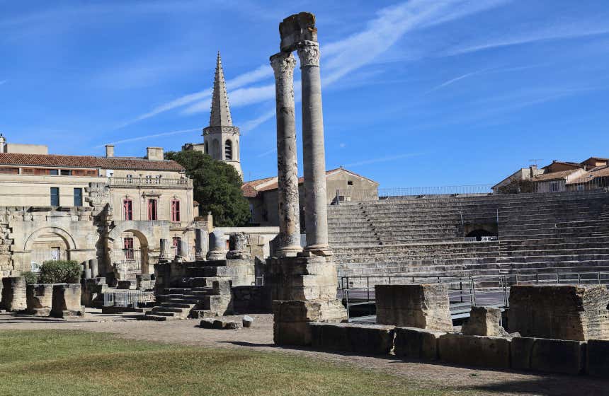 Teatro Antiguo de Arlés, situado sobre la colina del Hauture. 