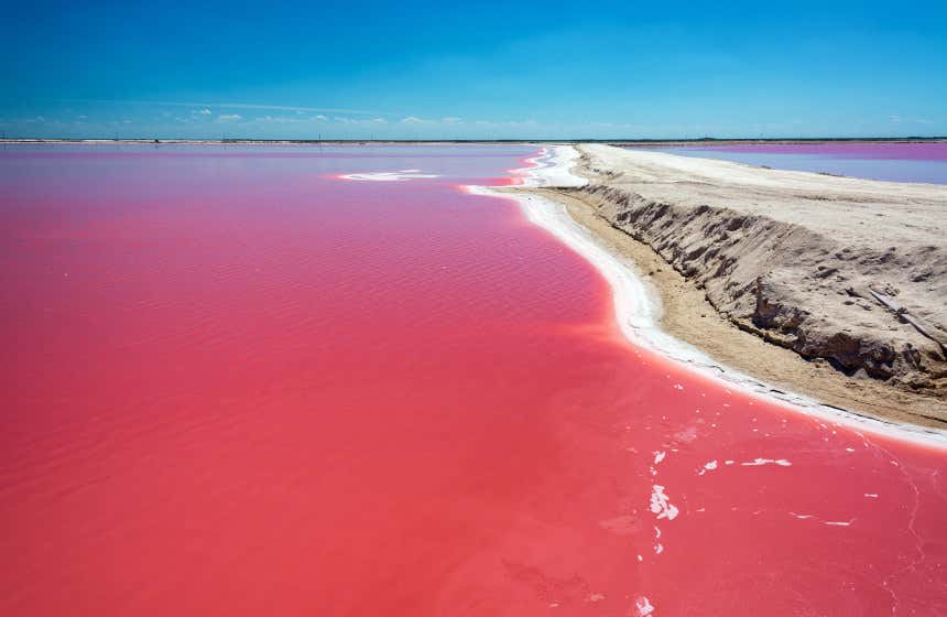 Las Coloradas, uno de los 10 lagos más importantes de México