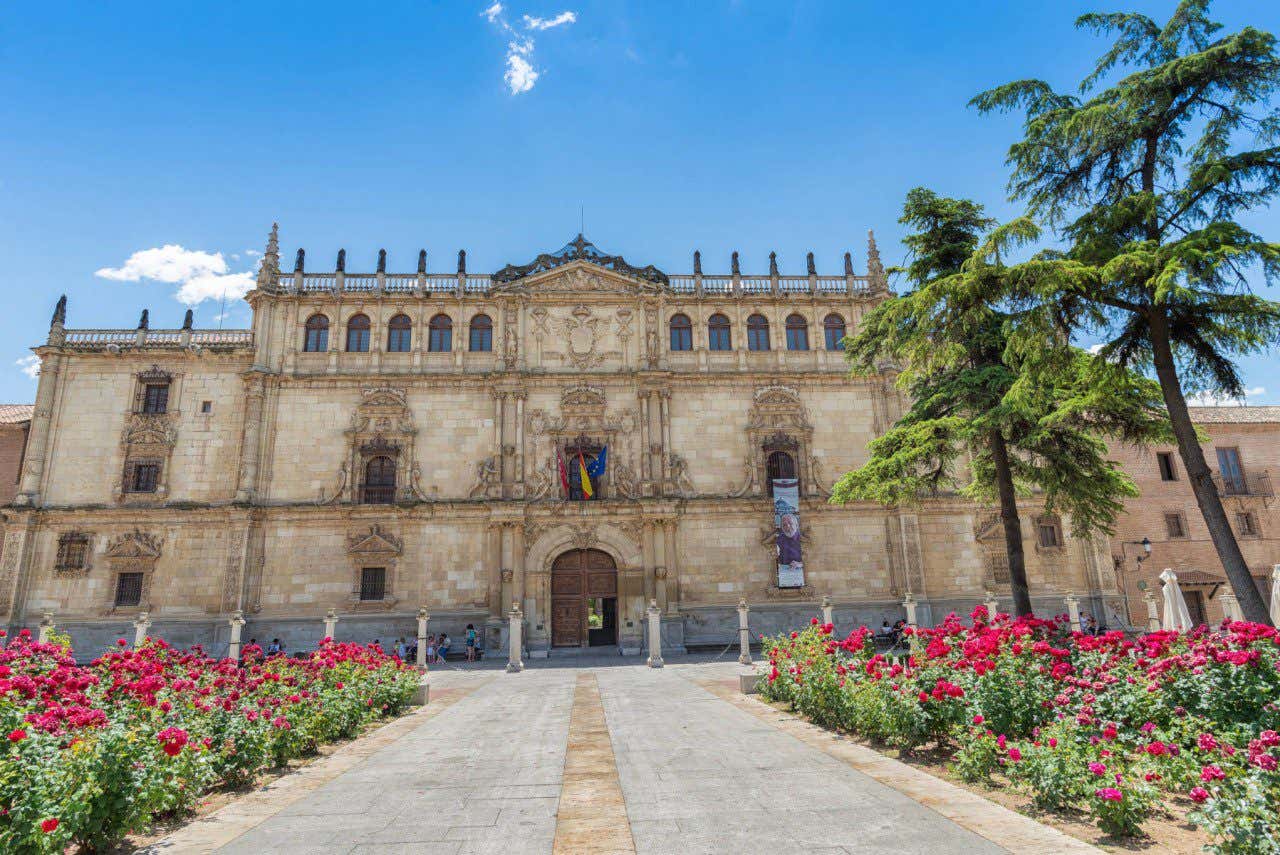 Fachada de la Universidad de Alcalá de Henares