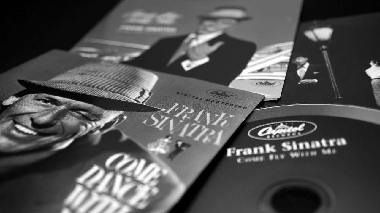 Pochettes de disques de Frank Sinatra en noir et blanc