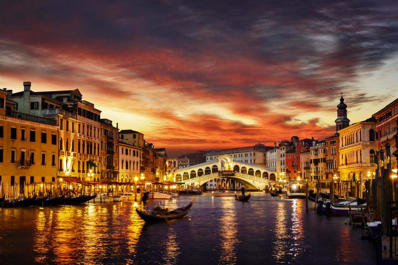 Puente de Rialto al atardecer