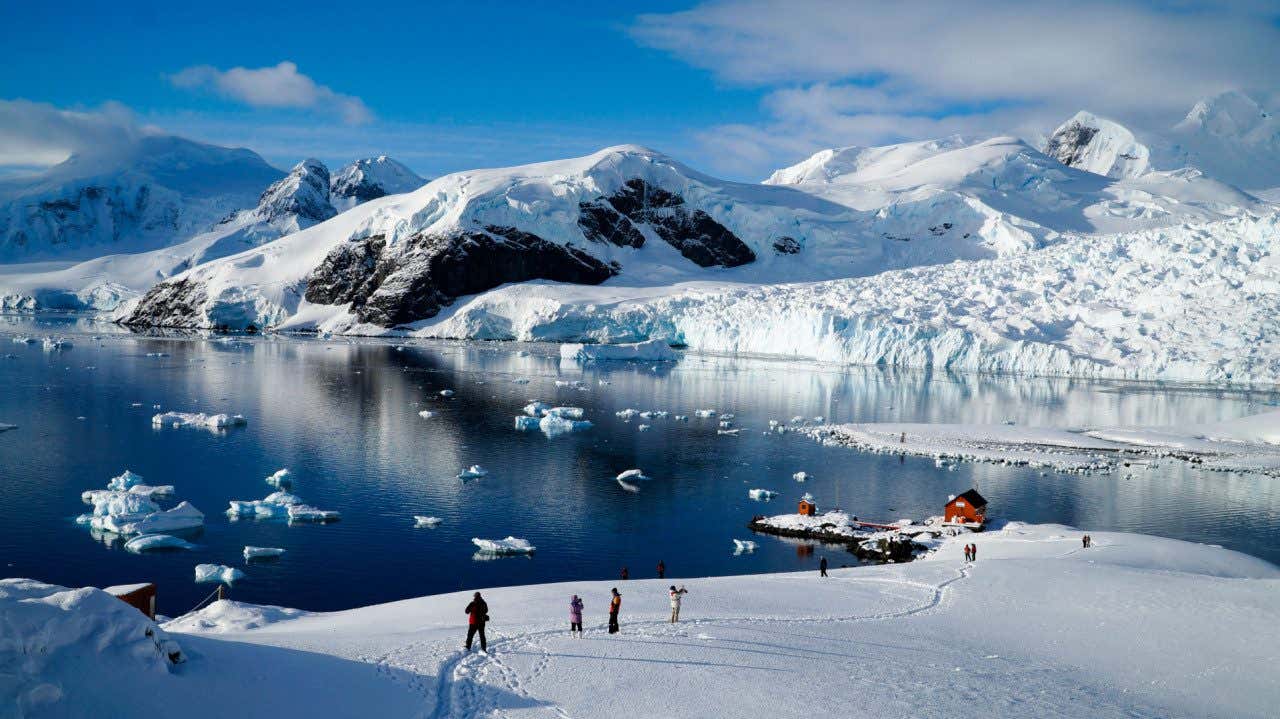 Puerto de Bahía Paraíso, en la Península Antártica