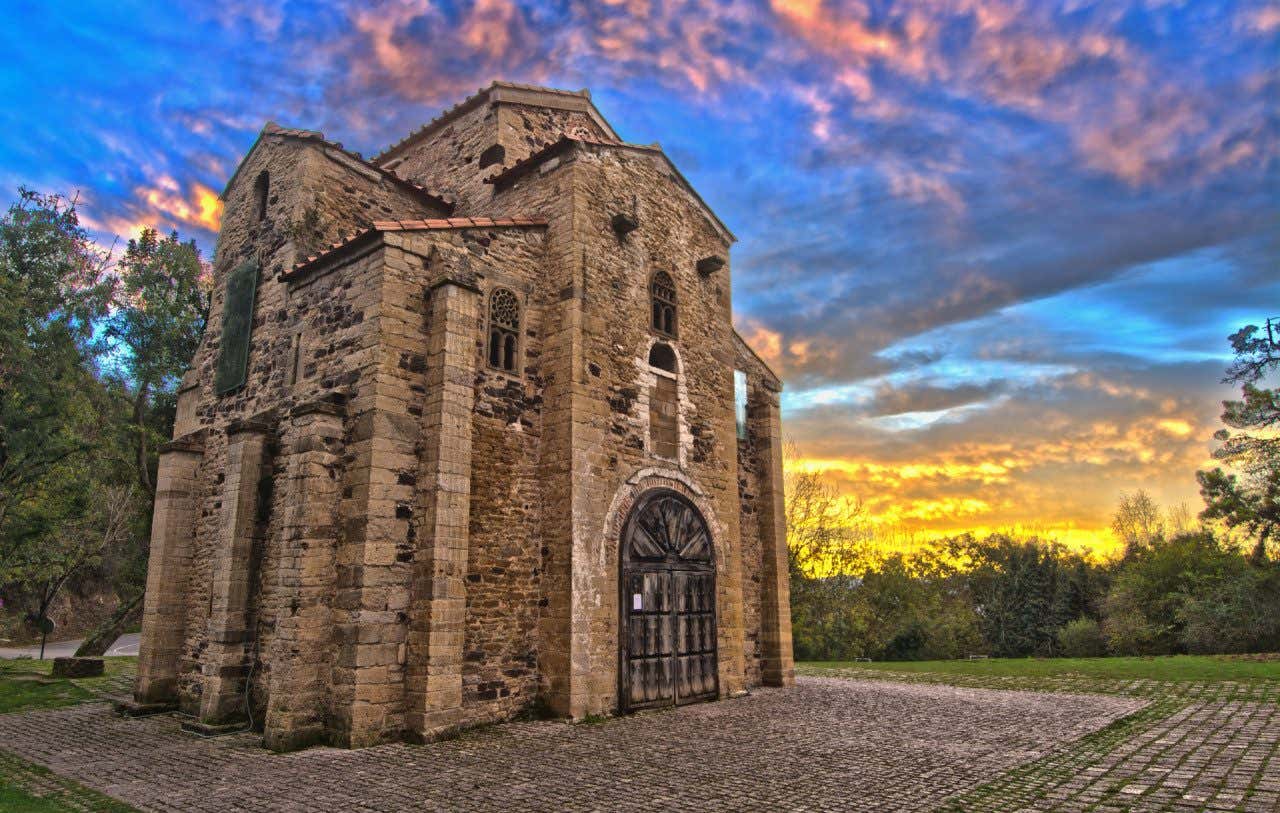 Iglesia prerrománica de San Miguel de Lillo