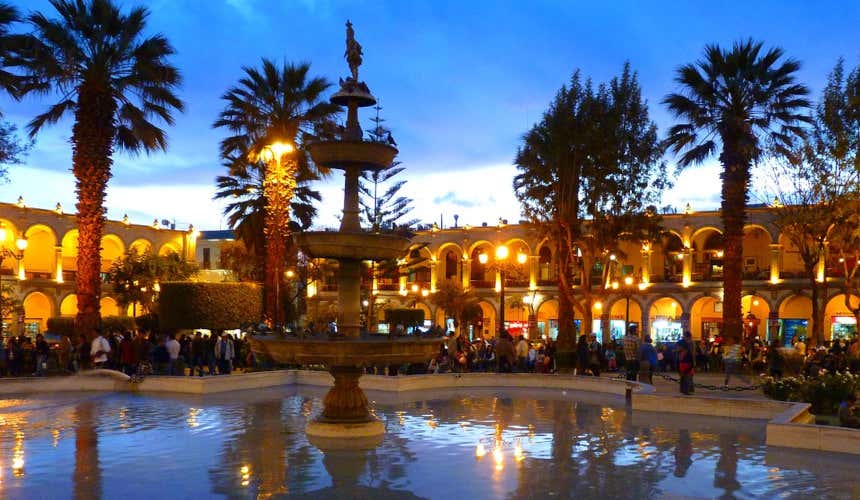 Iluminación de la Plaza de Armas de Arequipa