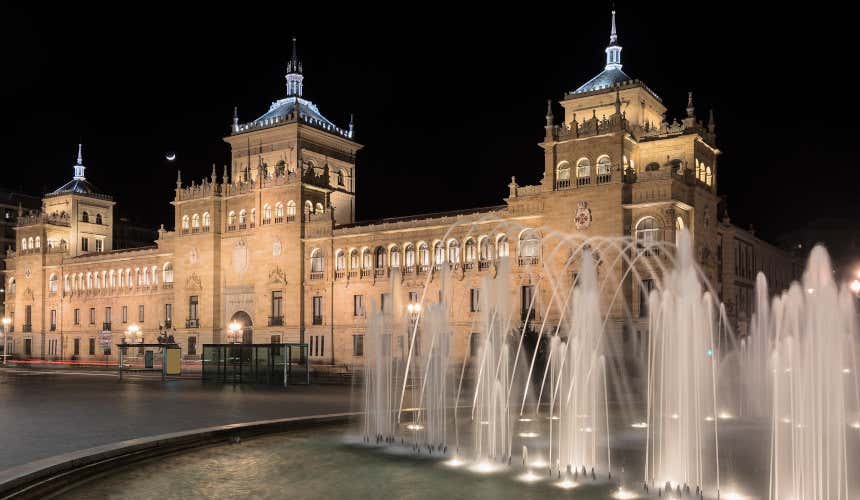 Academia de Caballería de Valladolid iluminada