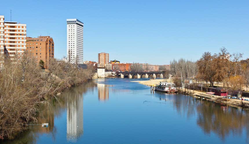 Río Pisuerga a su paso por Valladolid