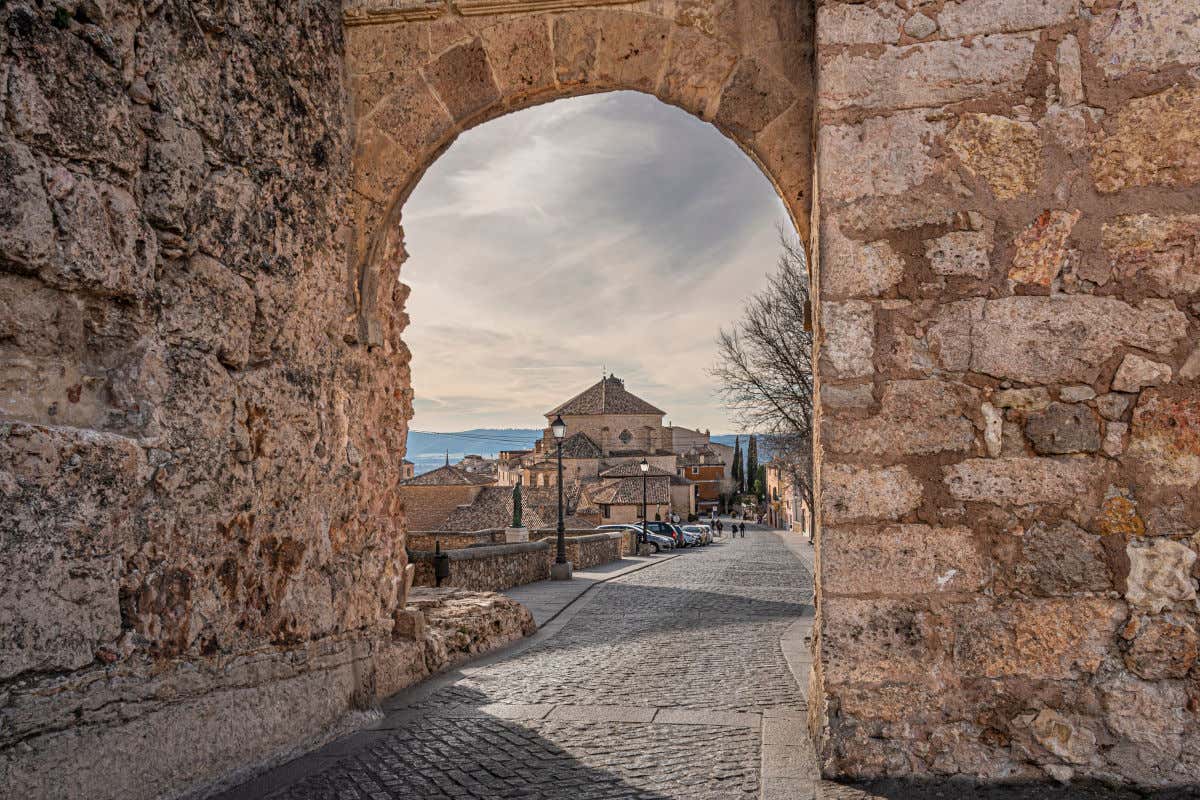 El arco de Bezudo forma parte de las antiguas ruinas del castillo de Cuenca