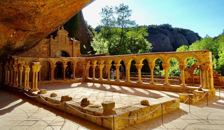 Monasterio de San Juan de la Peña, en la provincia de huesca