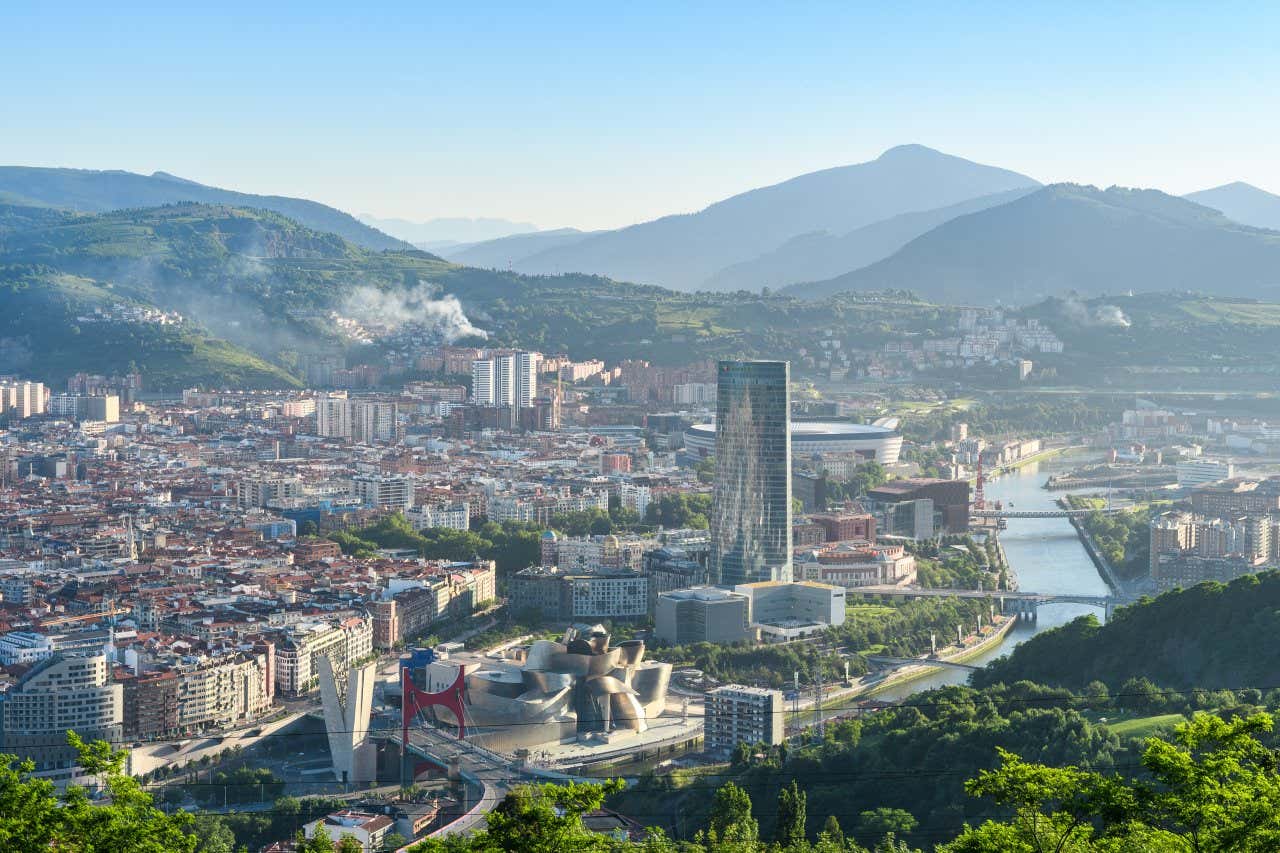 Vue panoramique de Bilbao avec aperçu sur le Guggenheim