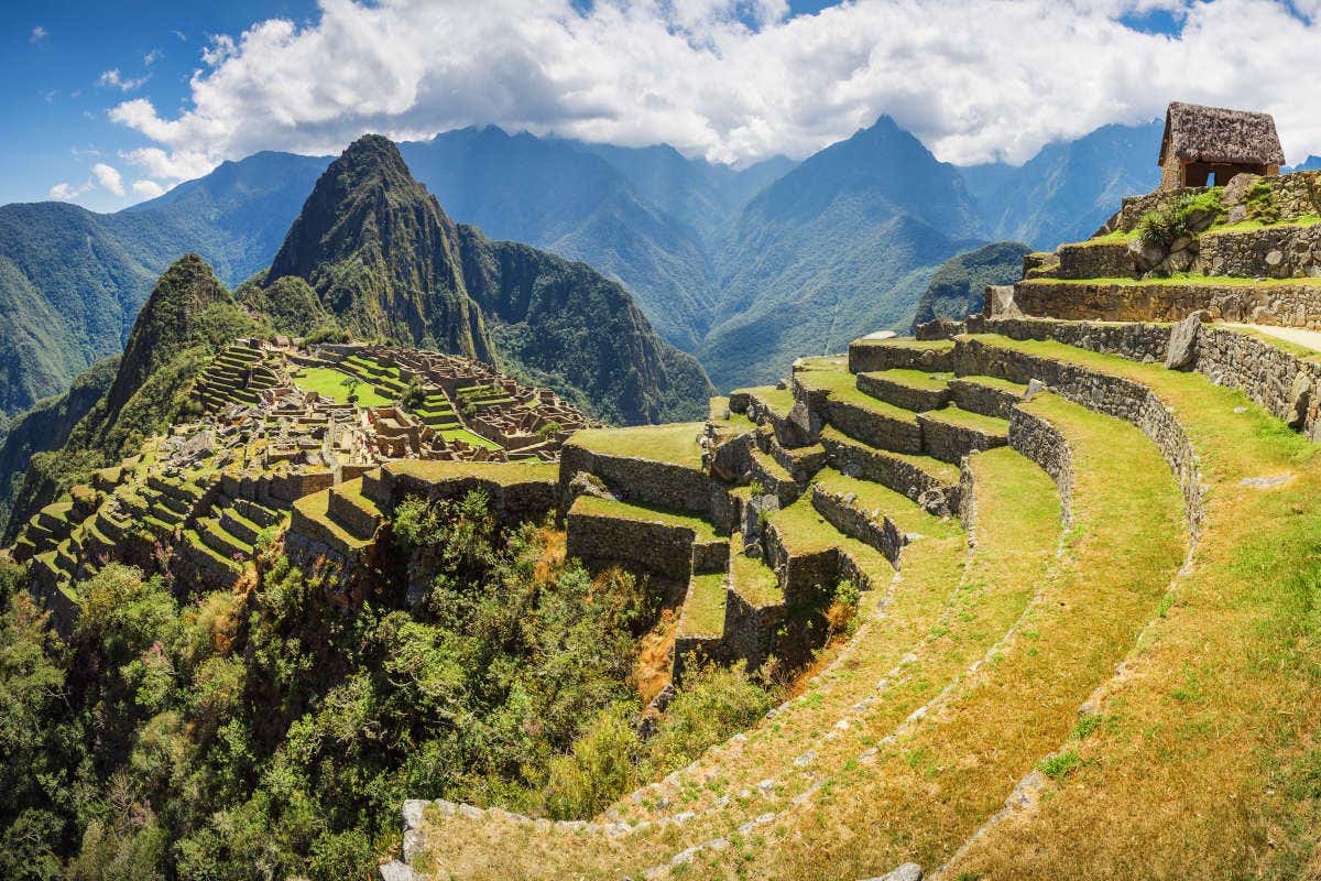 Vistas panorámicas de Machu Picchu en un día despejado