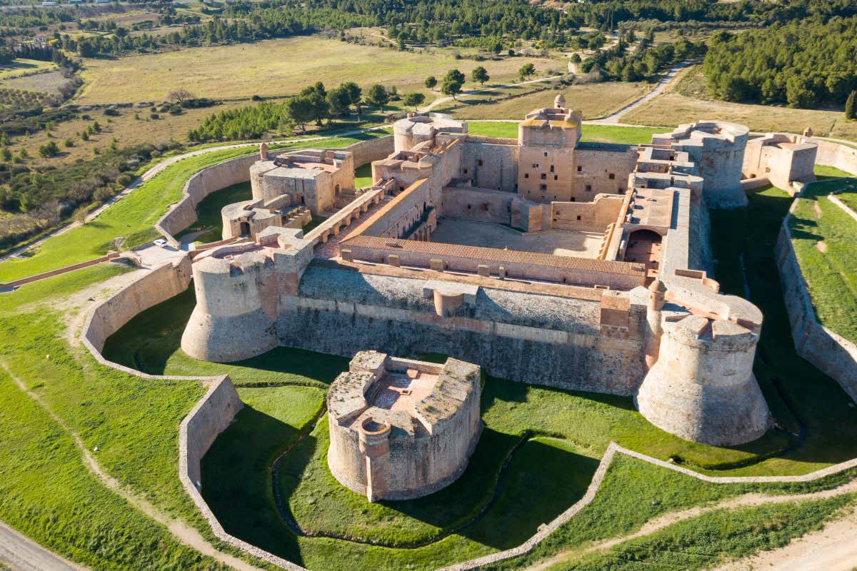 Foso del castillo de Salses, en el sur de Francia