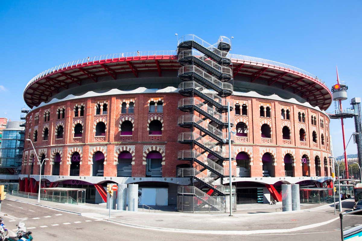 La antigua plaza de toros de Barcelona convertida en Centro Comercial