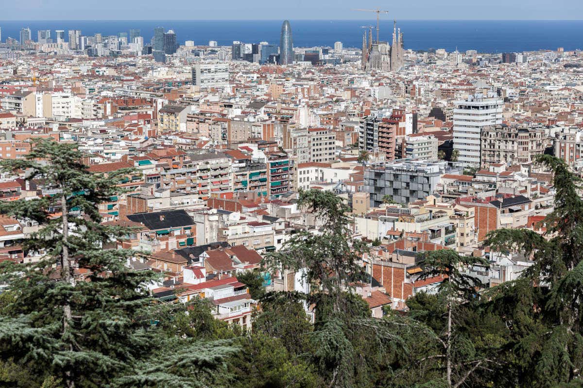 Panorámica en un día soleado de Barcelona