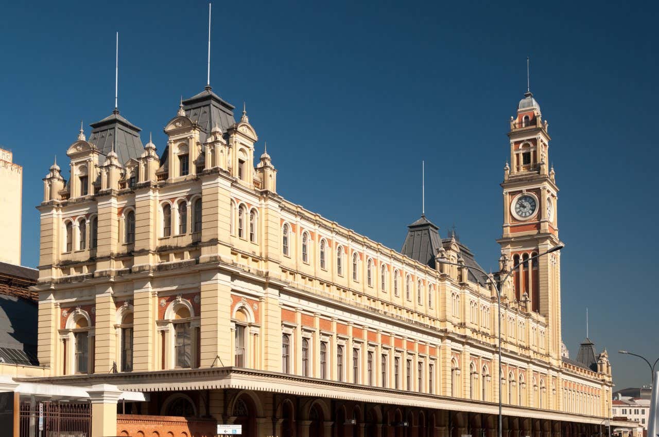 Architecture externe de la gare ferroviaire de São Paulo