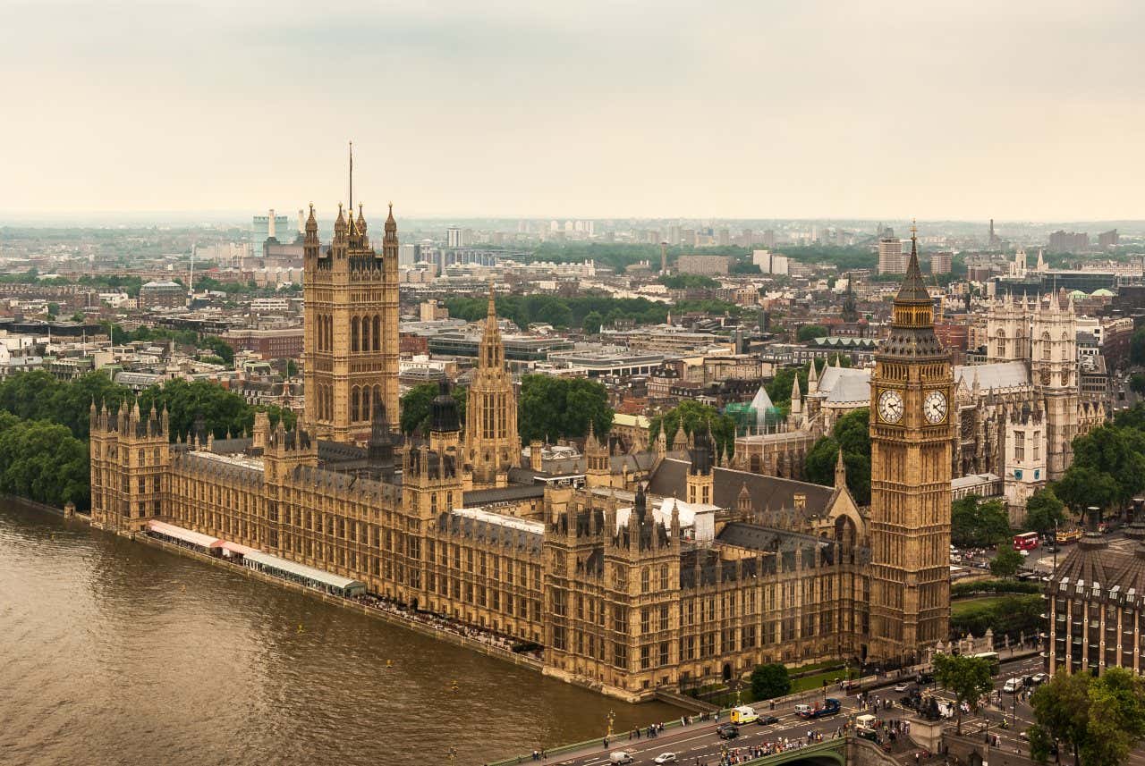 Vue aérienne de Londres avec le Palais de Westminster et la Tour Elizabeth avec Big Ben