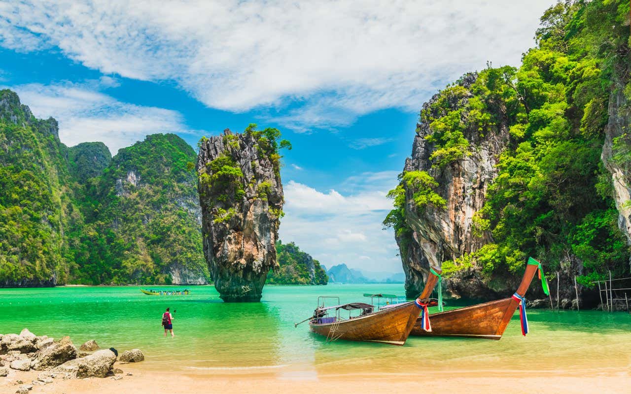 Phuket, en Tailandia, de los mejores destinos para viajar en abril y conocer la isla de James Bond