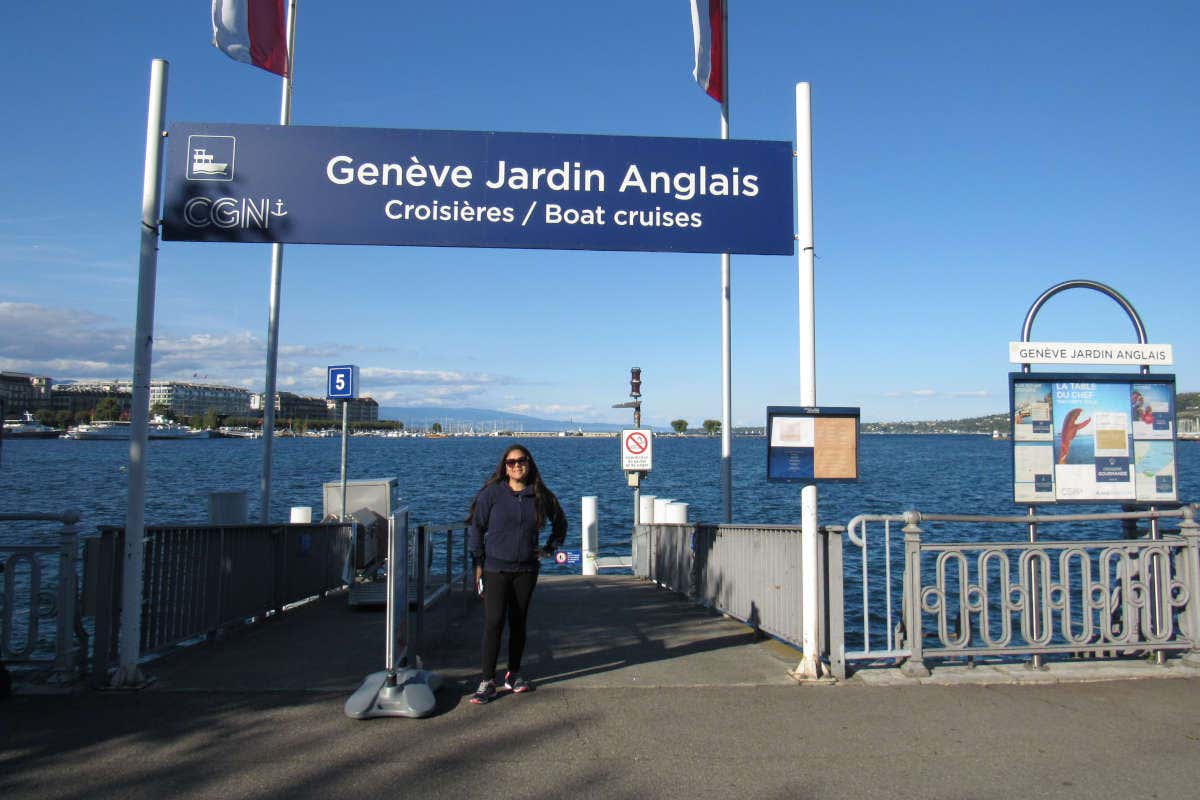 Valentina Torres en el muelle de Génova Jardin Anglais