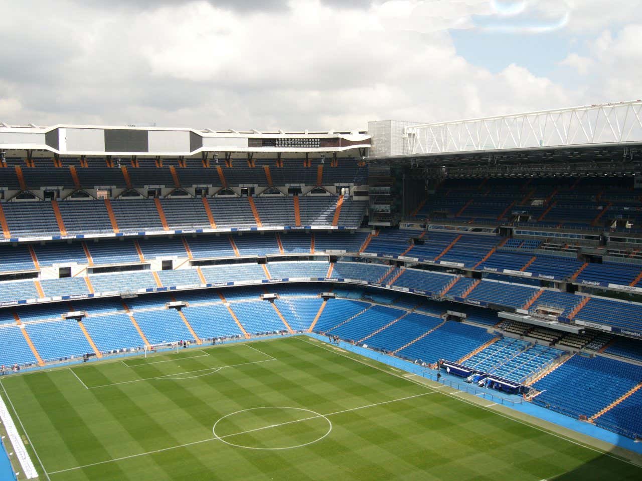 Vue sur les gradins du stade Santiago Bernabéu, le stade du Real Madrid