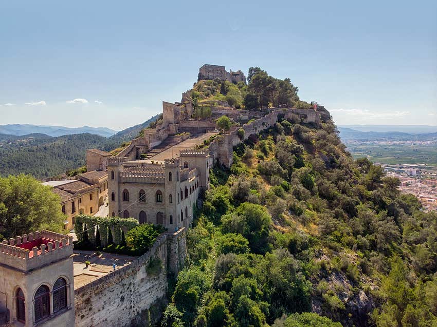 Vista panorámica del castillo de Játiva, uno de los 10 pueblos más bonitos de la Comunidad Valenciana