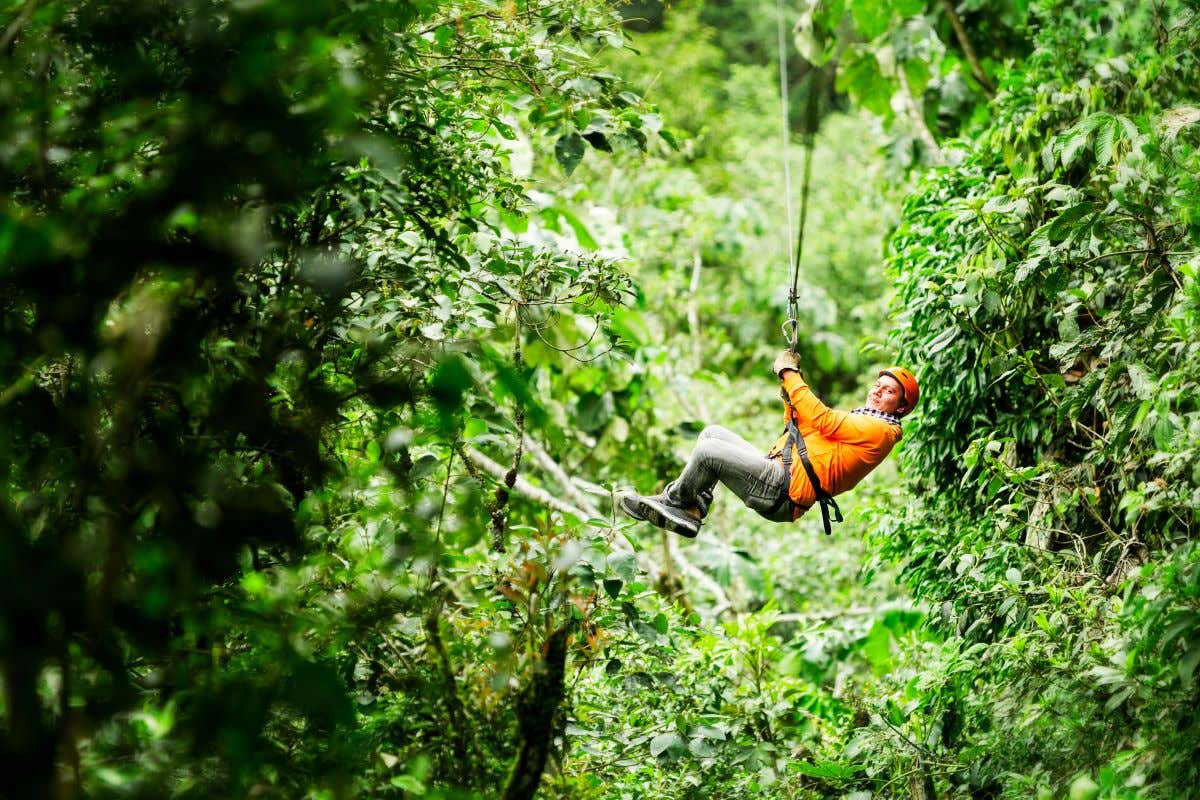 La tirolina entre la selva caribeña en Punta Cana