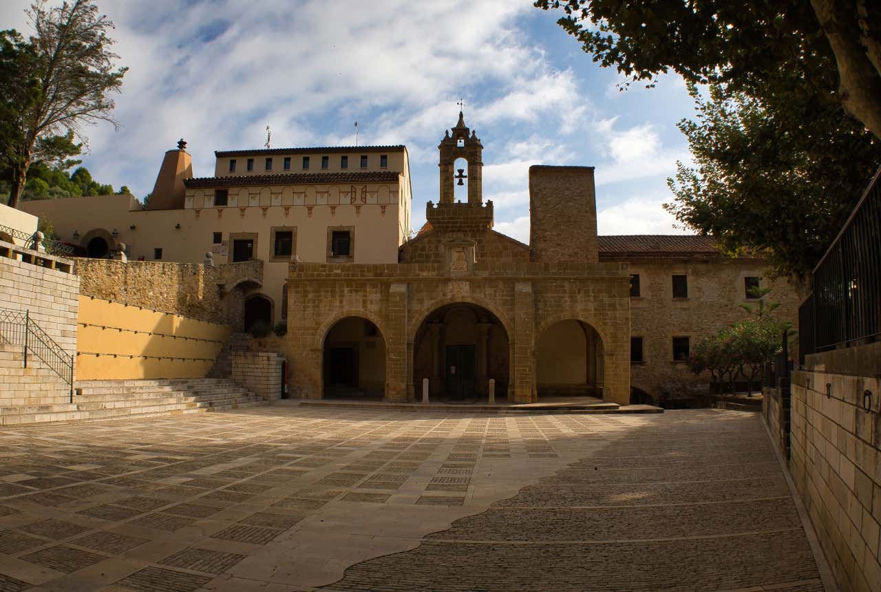 Fachada del Real Santuario de la Virgen de la Fuente de la Salud, en Traiguera, Castellón