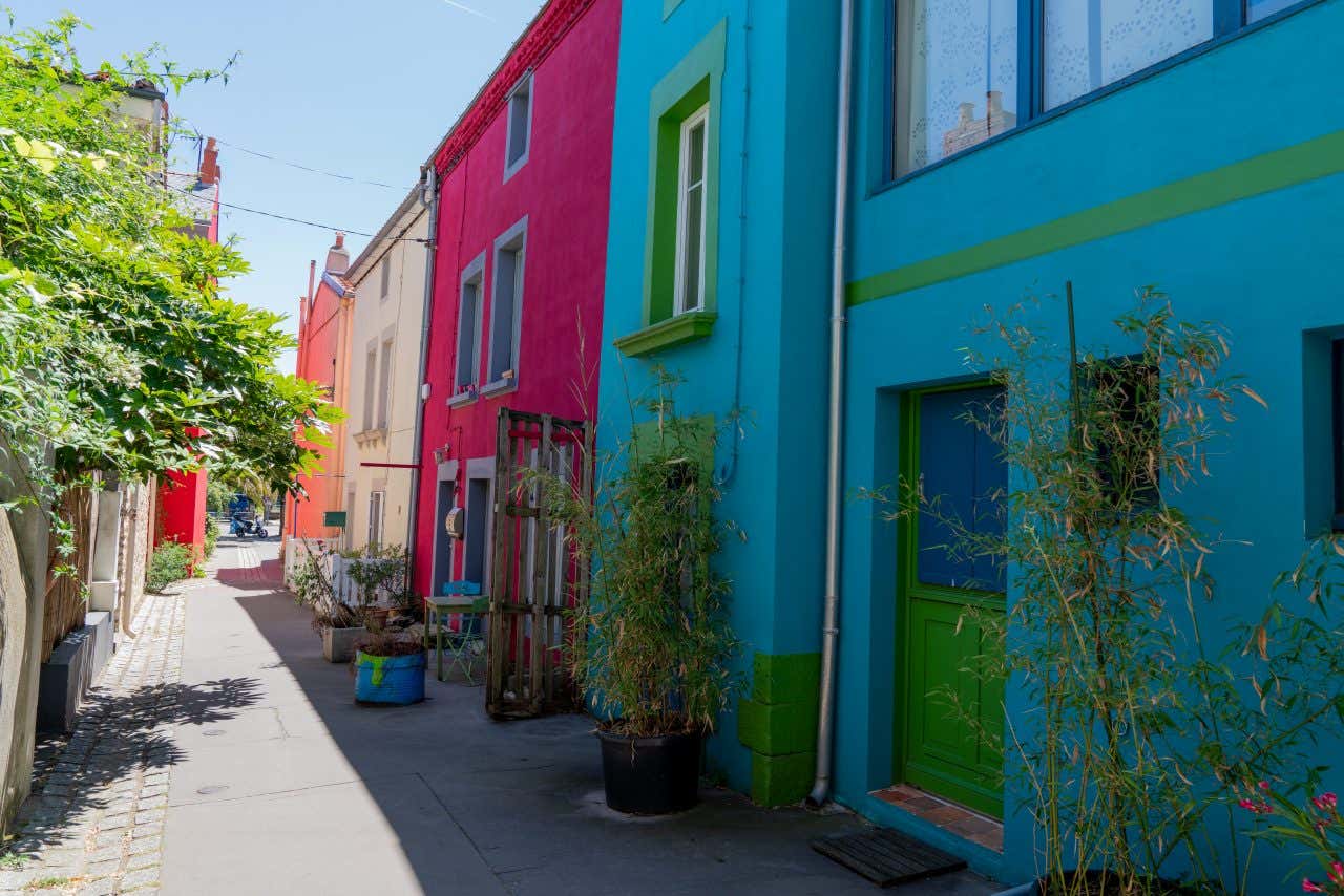 Façades colorées dans une rue de Trentemoult