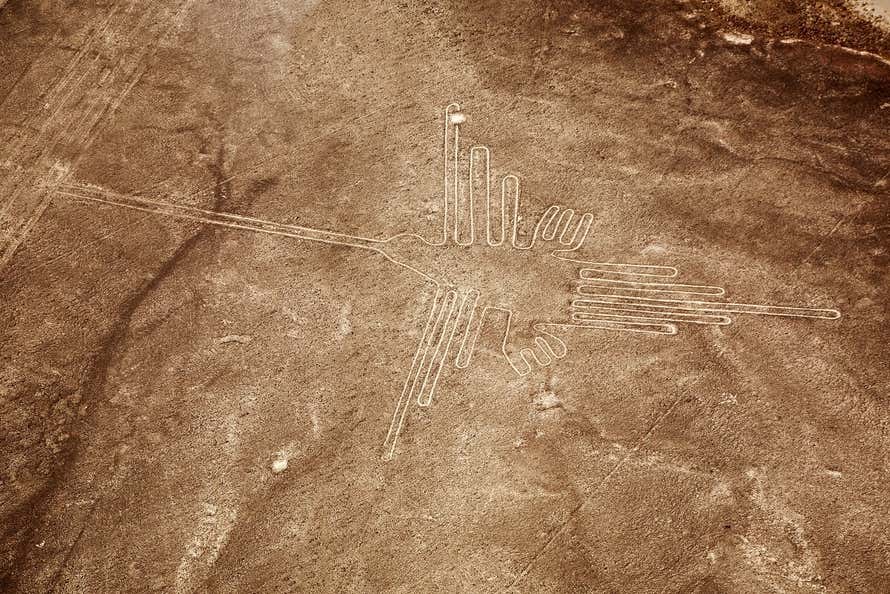 Figura del colibrí en las Líneas de Nazca