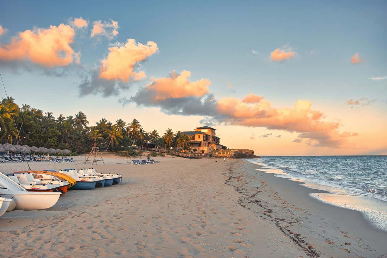 Plage de Varadero au coucher du soleil, l'une des plus belles de Cuba