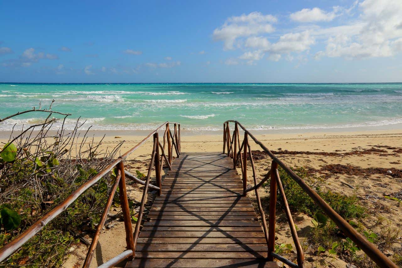 Pont en bois en face de Playa Pilar, l'une des plus belles plages de Cuba