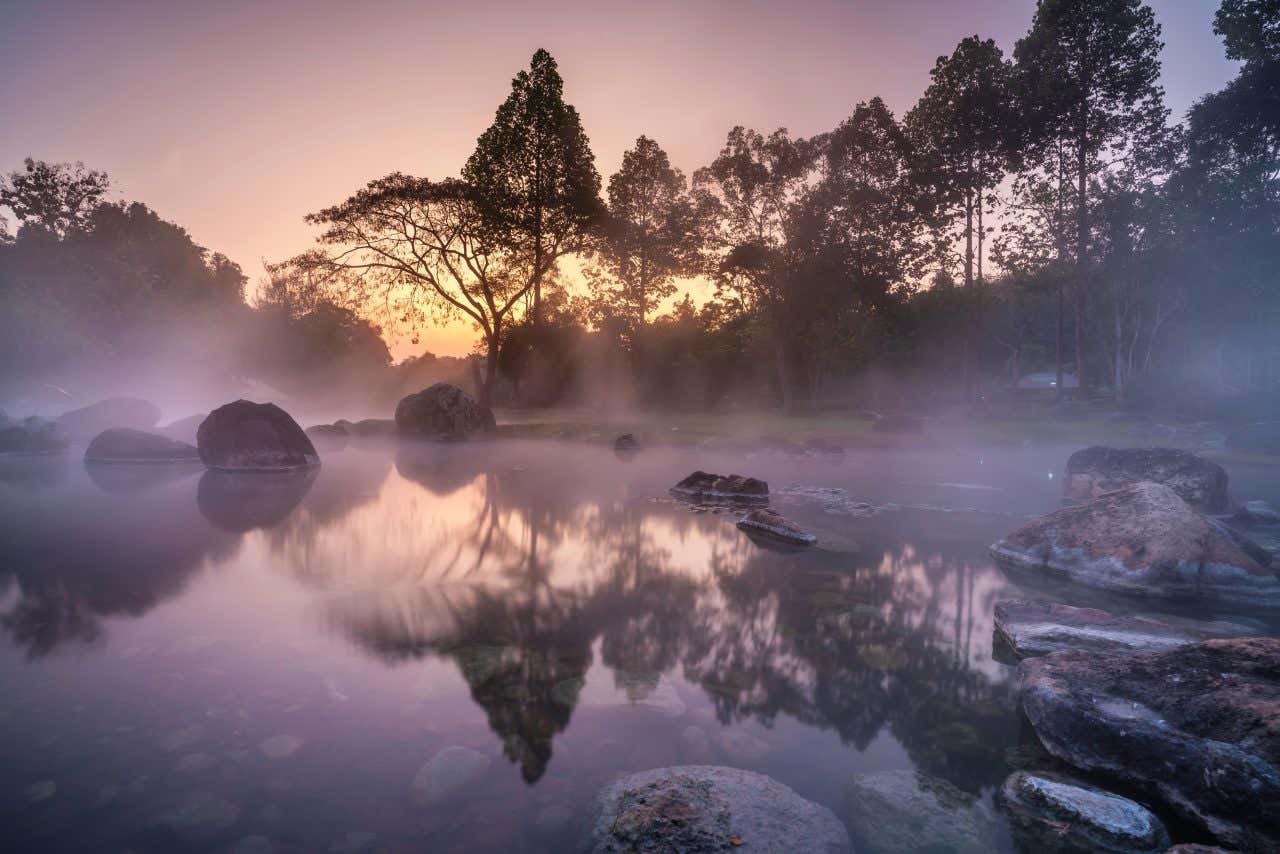 Un onsen à la tombée de la nuit, une expérience à faire au Japon et à Tokyo