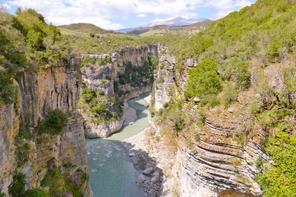 Excursión al cañón de Osum y la cascada de Bogove