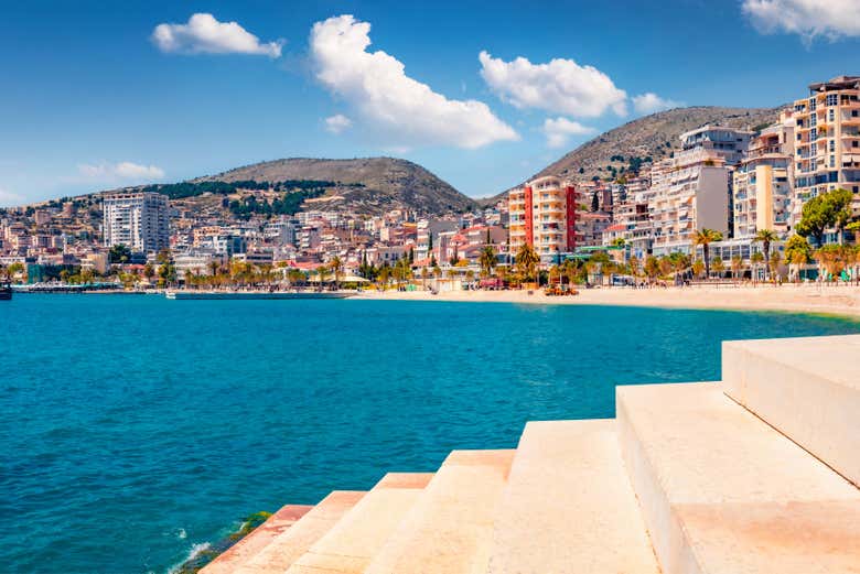 Panorámica de Saranda, en la Riviera albanesa