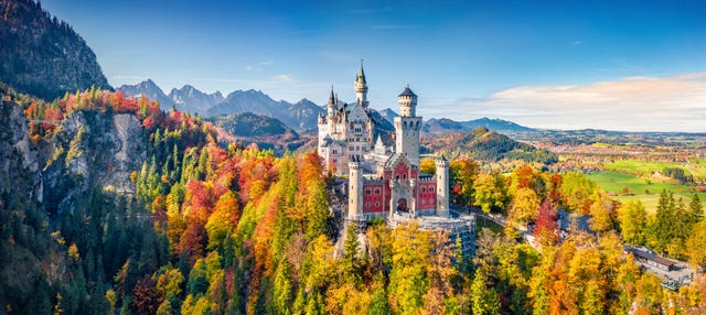 Neuschwanstein : l'histoire du château en Bavière qui a inspiré