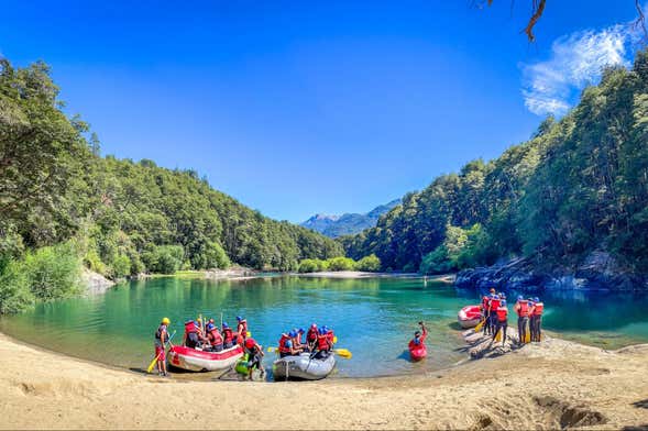 Rafting en la zona fronteriza del río Manso