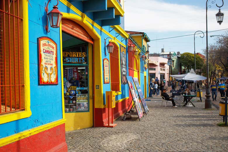 Enjoying the free tour of La Boca