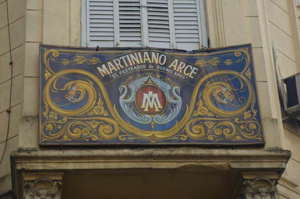 Tour de fileteado porteño por el barrio de San Telmo