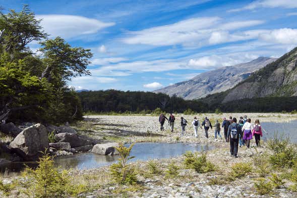 Trilha pelo lago Frías + Passeio de lancha pelos glaciares