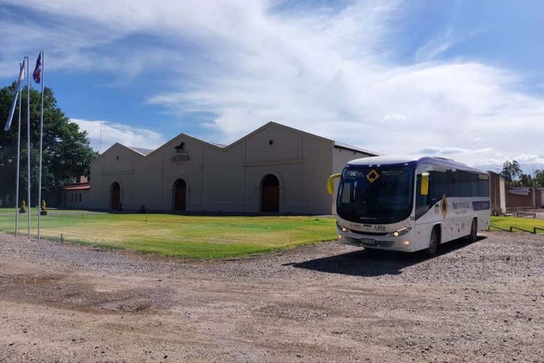 El autobús frente a La Celia