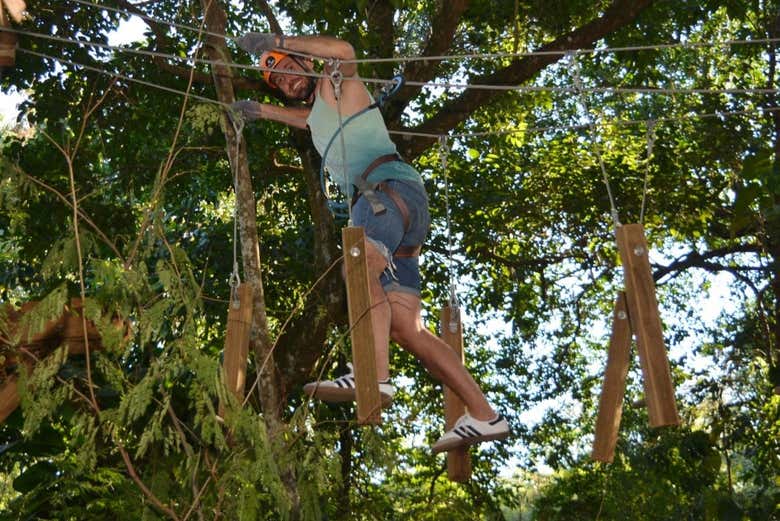 Disfrutando del parque de aventura Fly Park