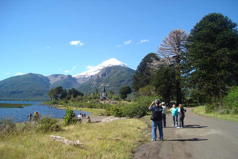 Paseando por la orilla del lago Paimún